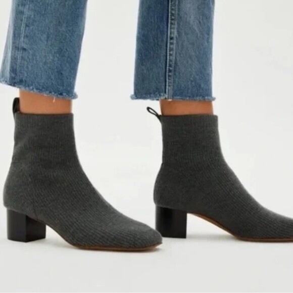 Everlane The Wool Glove Boot Dark Grey Ribbed Knit Block Heel Booties 8.5 - Picture 1 of 5